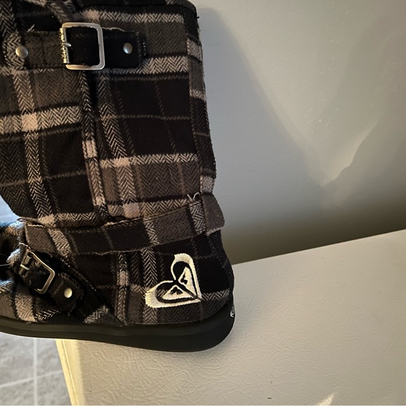Roxy boots with fur on the inside size 6 1/2 black and gray - Picture 2 of 5